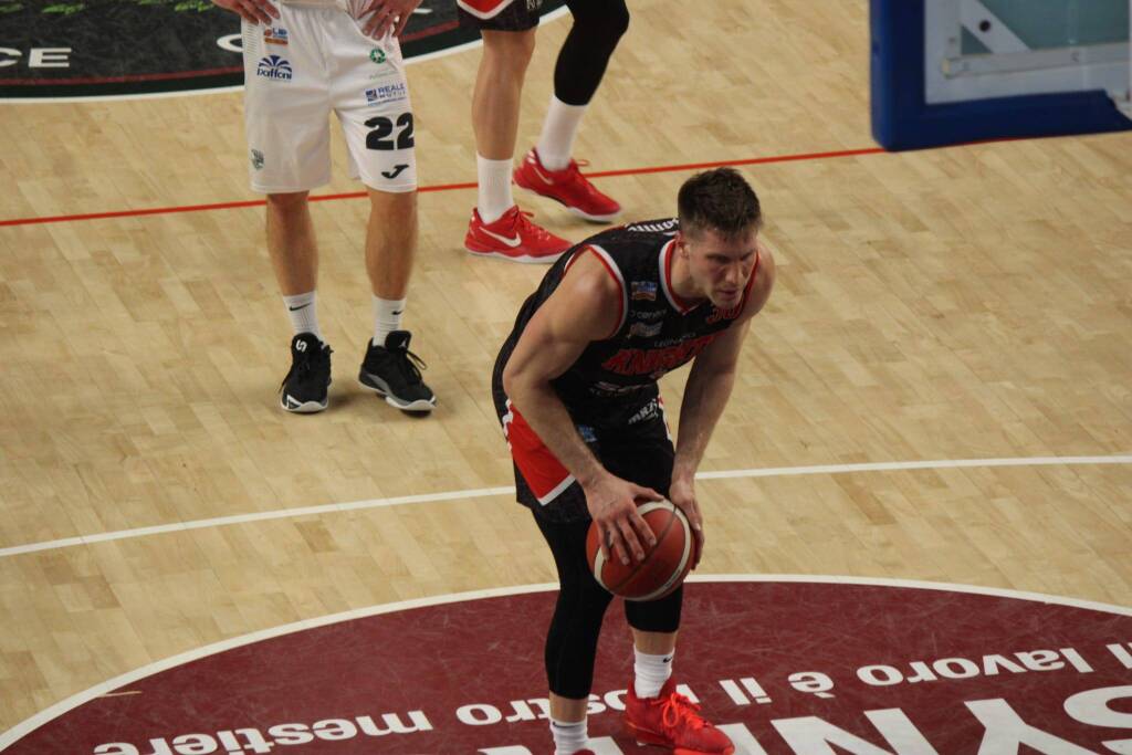 Omegna - Legnano Basket a cura di Andrea Bernasconi