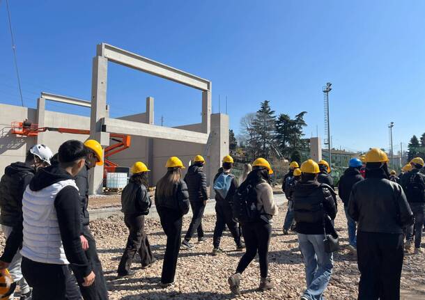 visita studenti geometri cantiere san fermo