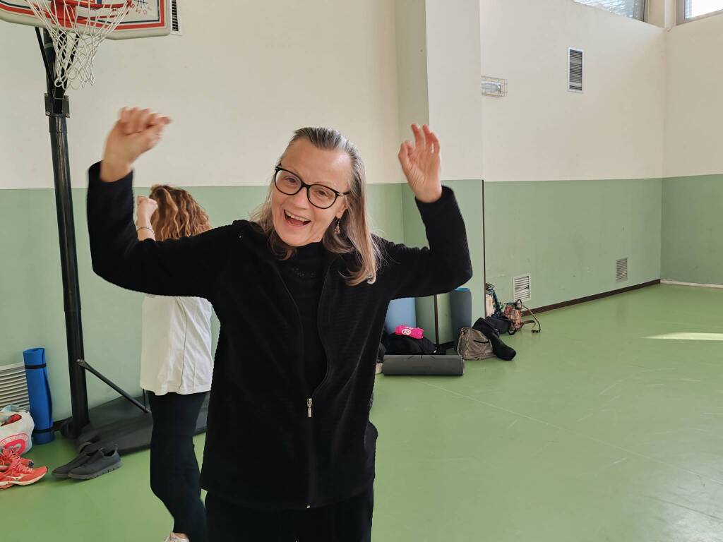 Yoga, yoga della risata, donne, Castiglione Olona 