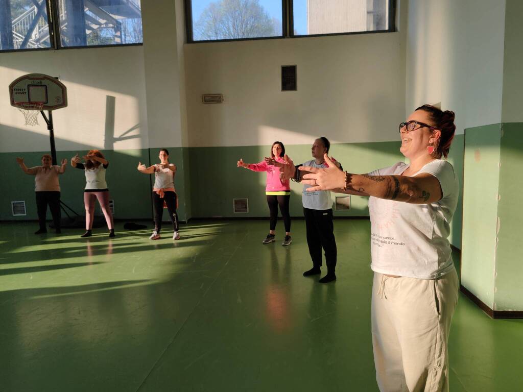 Yoga, yoga della risata, donne, Castiglione Olona 